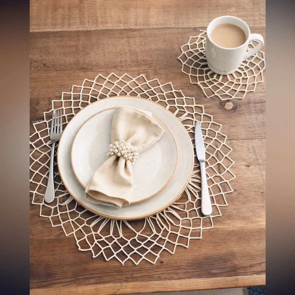 16 Total- Vintage Doily Placemat Set. 8 Piece Plate | Drink. Tatted | Ivory EUC